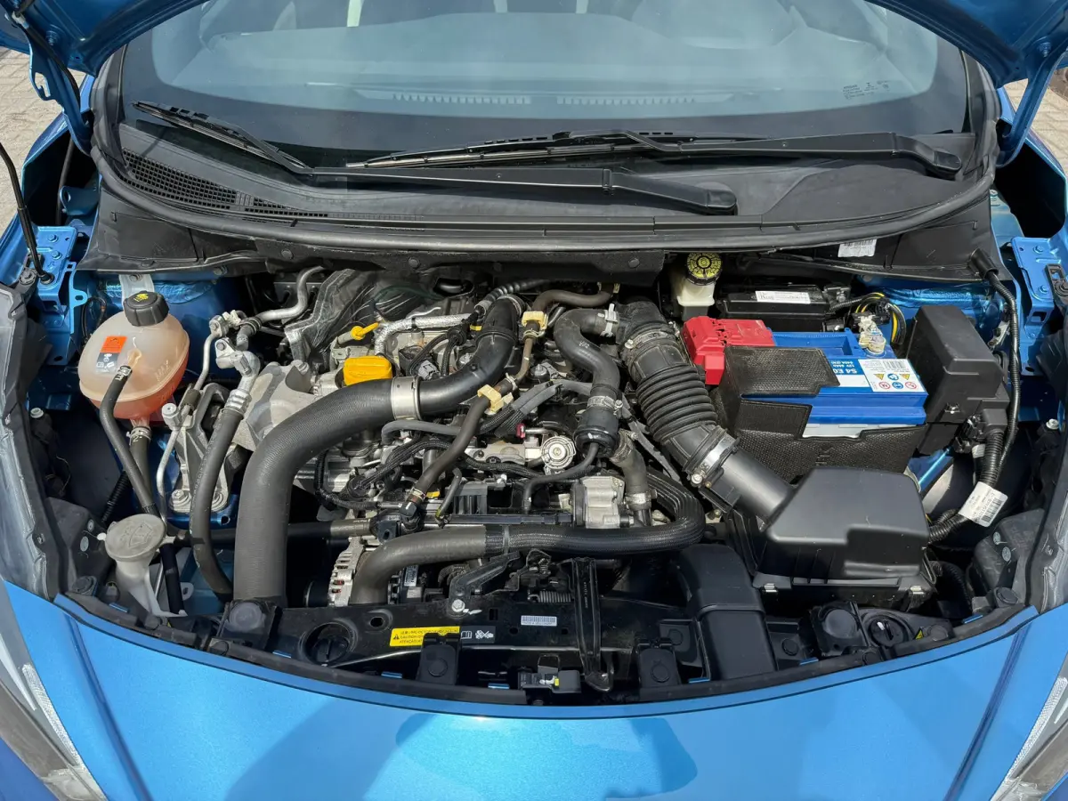 0.9 IG-T N-Connecta,Achteruitrij camera,Navigatie,Parkeersensoren.Climate control