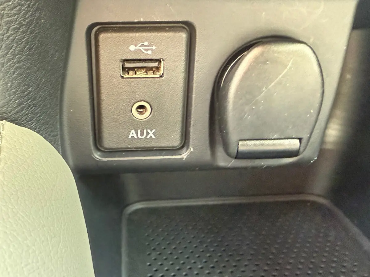 0.9 IG-T N-Connecta,Achteruitrij camera,Navigatie,Parkeersensoren.Climate control