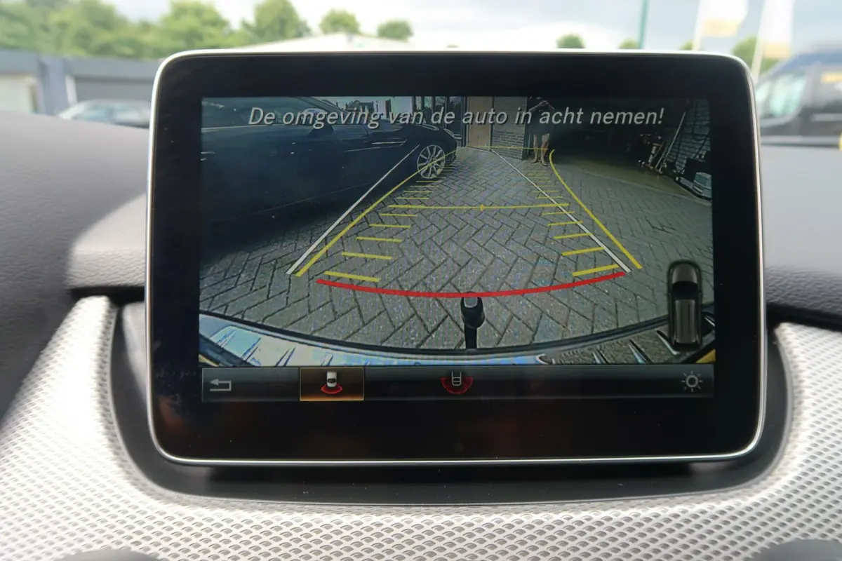 180 Aut|PANORAMADAK|TREKHAAK|CAMERA|SFEERVERLICHTING|NAVIGATIE|GOED ONDERHOUDEN