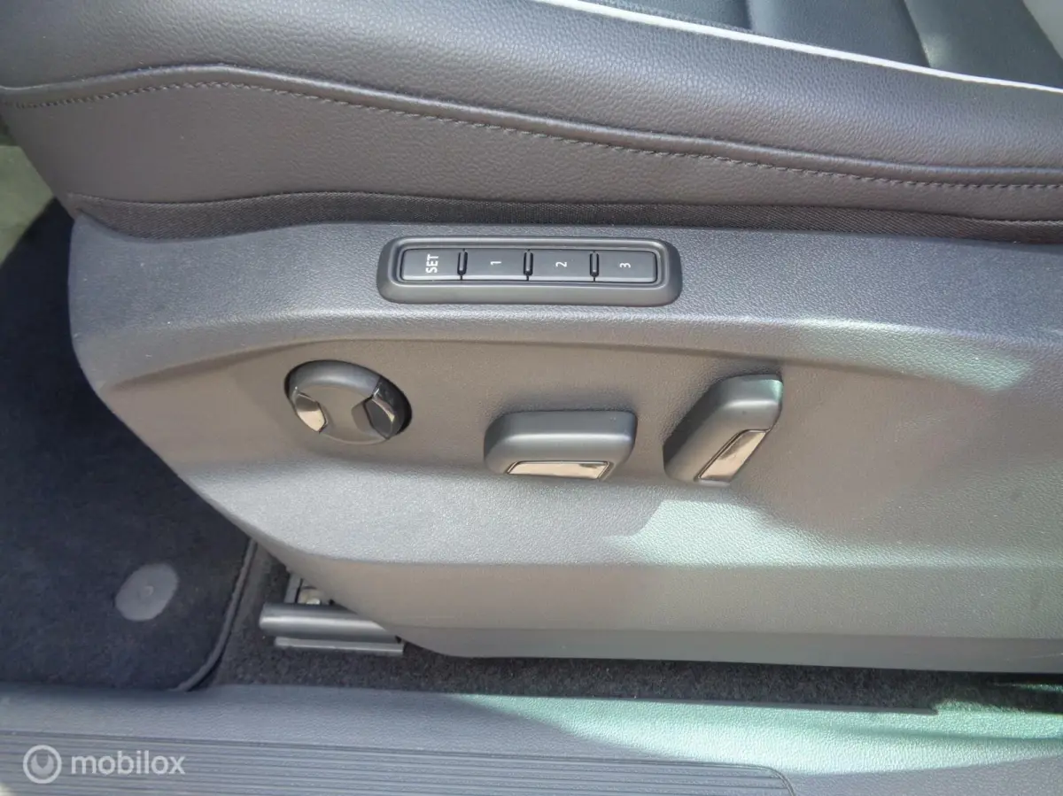 1.5 TSI Elegance/Airco/Navi/Panorama/Virtual/Vol Leer/Memory/Stoel stuur verw/Trekhaak/Lm velgen/1st eig/Nieuwstaat/Heerlijke auto