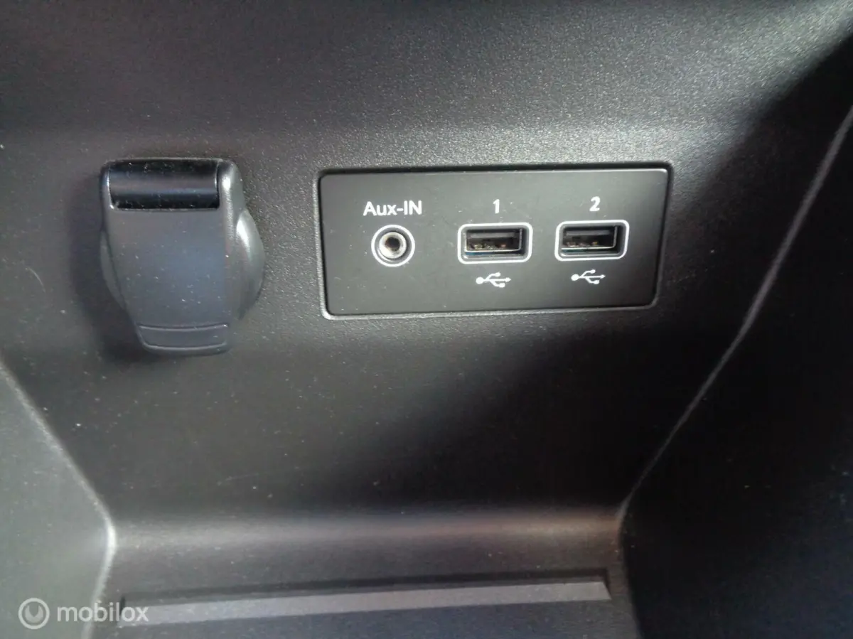 1.0 TCe Intens/Airco/Lm velgen/Carplay/PDC/Cruise/Full LED/1st eig/NIEUWSTAAT
