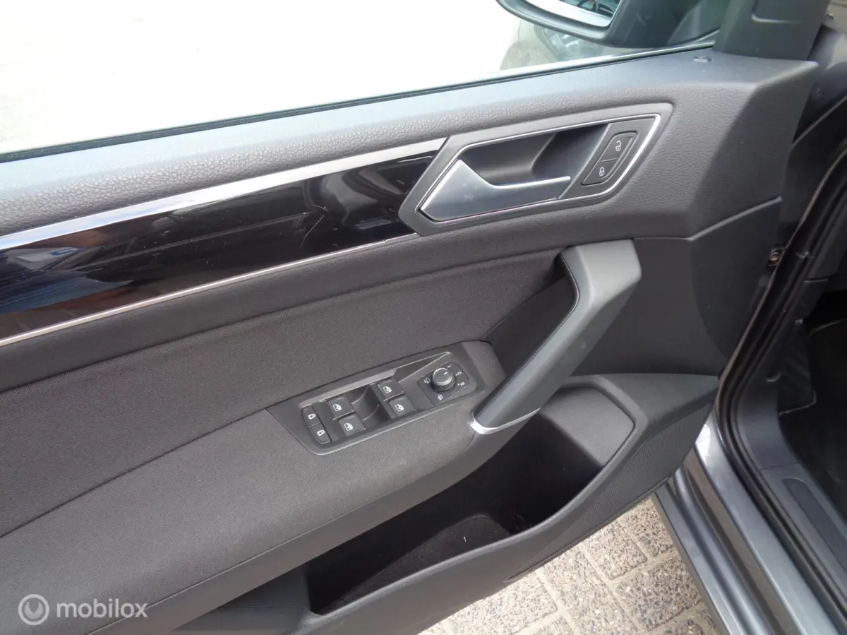 1.5 TSI Comfortline Business 7p/Airco/Pano/Stoelverw/Camera/Carplay/Navi/Trekhaak/Lm velgen/LED/1st eig