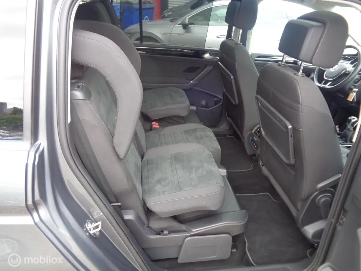 1.5 TSI Comfortline Business 7p/Airco/Pano/Stoelverw/Camera/Carplay/Navi/Trekhaak/Lm velgen/LED/1st eig