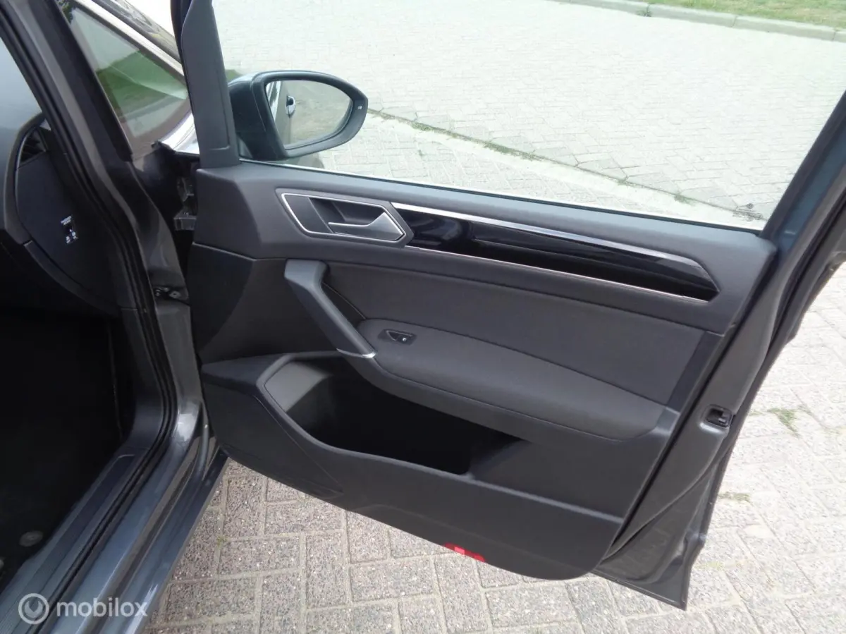 1.5 TSI Comfortline Business 7p/Airco/Pano/Stoelverw/Camera/Carplay/Navi/Trekhaak/Lm velgen/LED/1st eig