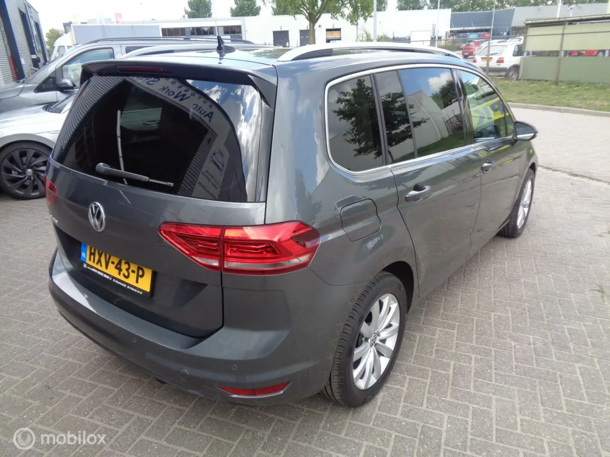 1.5 TSI Comfortline Business 7p/Airco/Pano/Stoelverw/Camera/Carplay/Navi/Trekhaak/Lm velgen/LED/1st eig