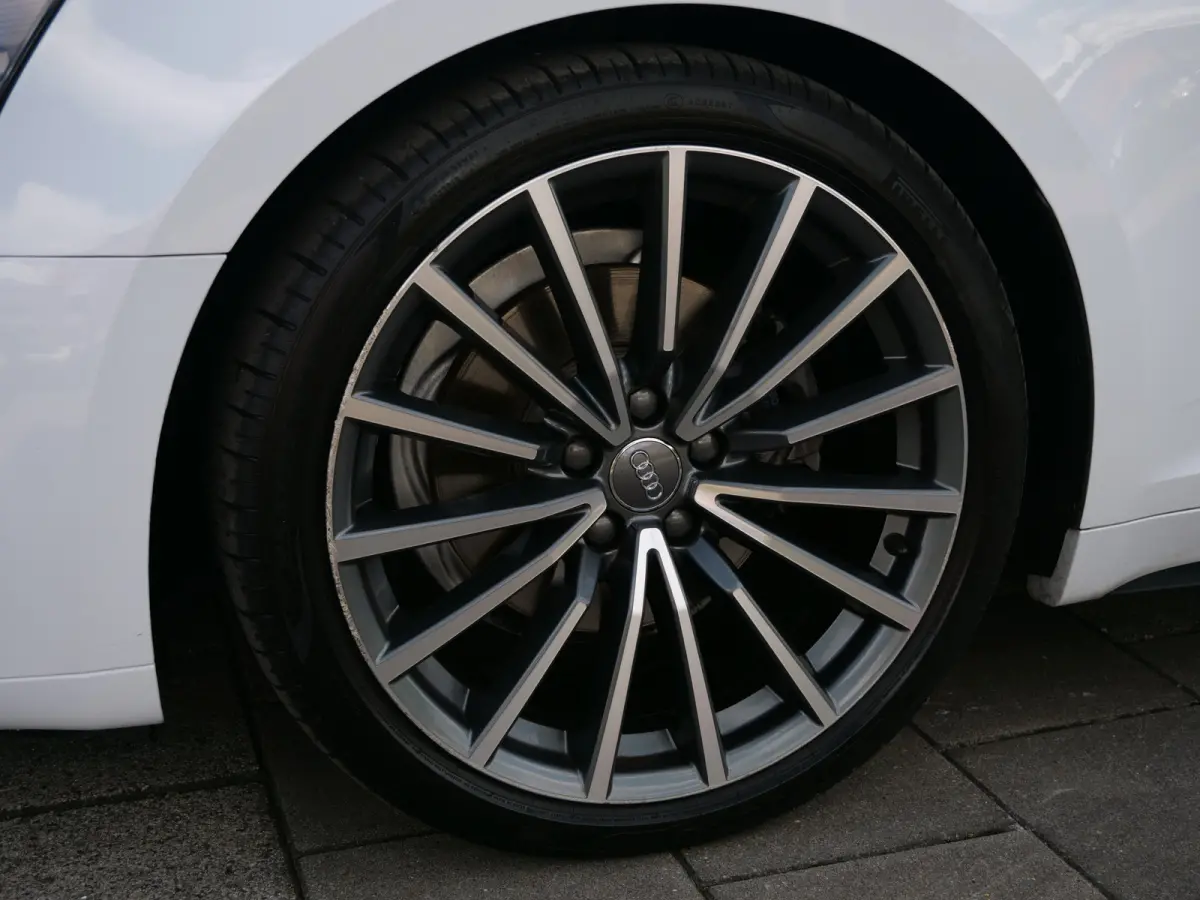 35 TFSI 150pk Sport S-line Black edition Automaat Navi / 19 inch / PDC