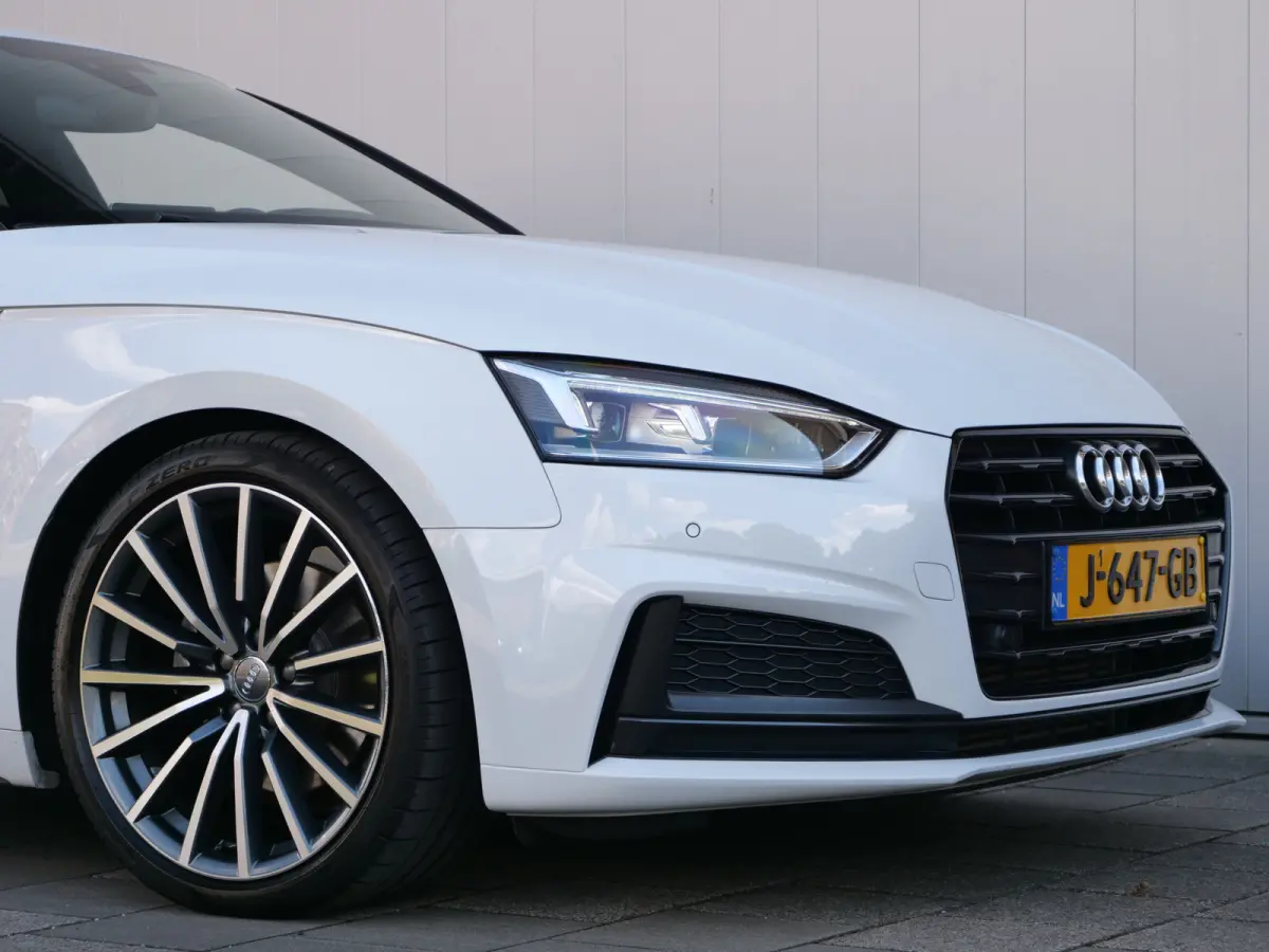 35 TFSI 150pk Sport S-line Black edition Automaat Navi / 19 inch / PDC
