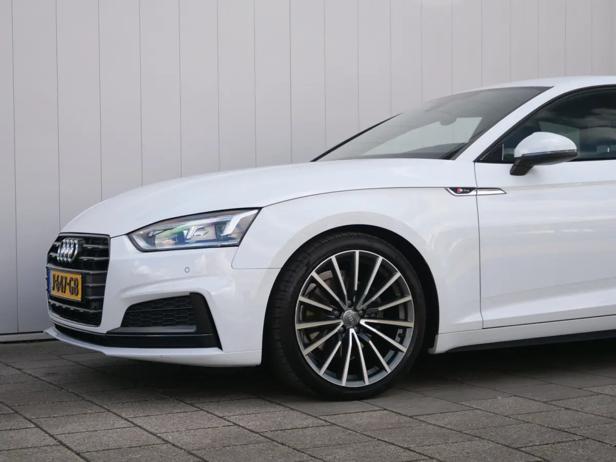 35 TFSI 150pk Sport S-line Black edition Automaat Navi / 19 inch / PDC