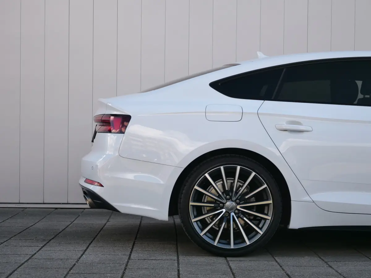 35 TFSI 150pk Sport S-line Black edition Automaat Navi / 19 inch / PDC