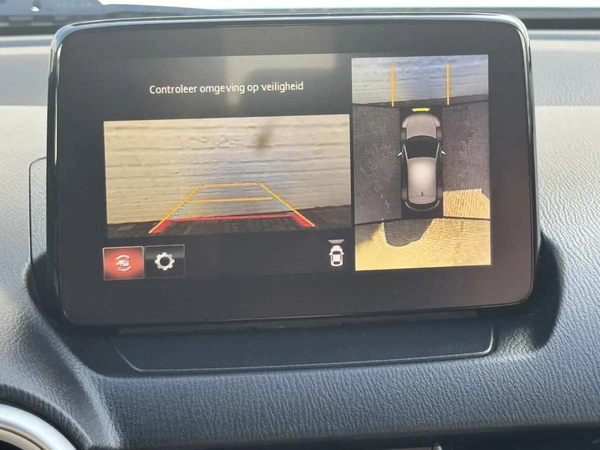 2.0 SkyActiv-G 121 Signature Adaptive cruise Climate control Head-up display 360 camera BOSE Apple Carplay Android Auto