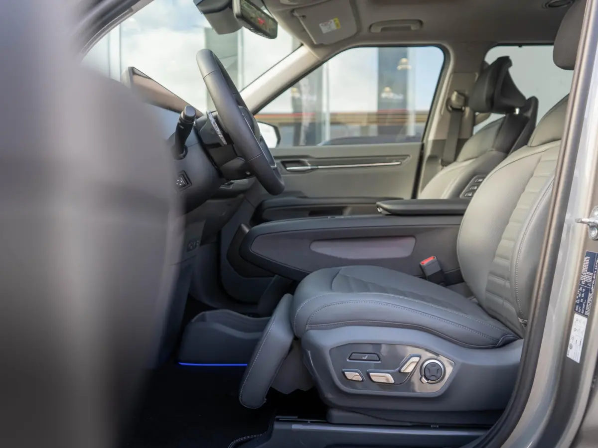 Plus Advanced AWD 99.8 kWh Dual Motor | Premium Audio | Camera | Stoel&Stuur Verwarming | Navi | 19" | Adapt. Cruise