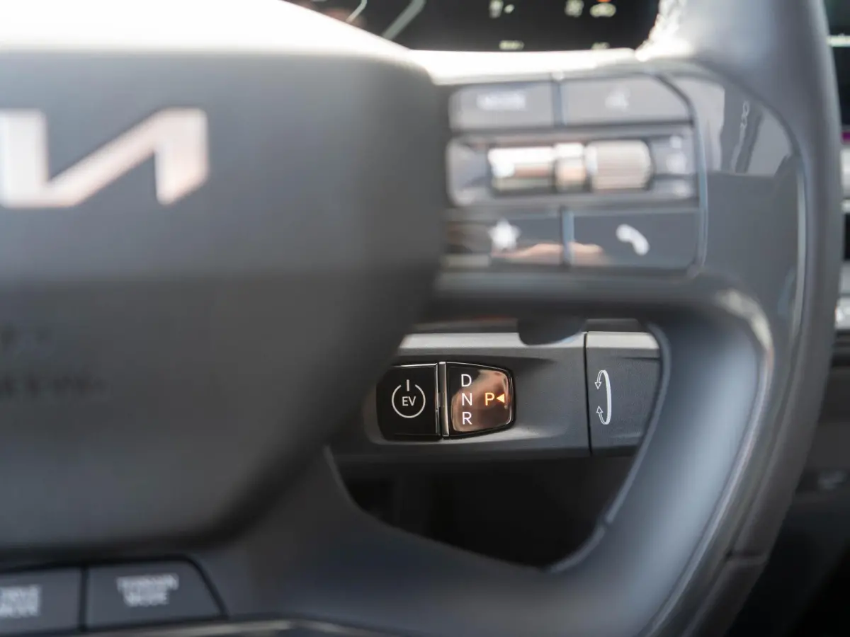 Plus Advanced AWD 99.8 kWh Dual Motor | Premium Audio | Camera | Stoel&Stuur Verwarming | Navi | 19" | Adapt. Cruise