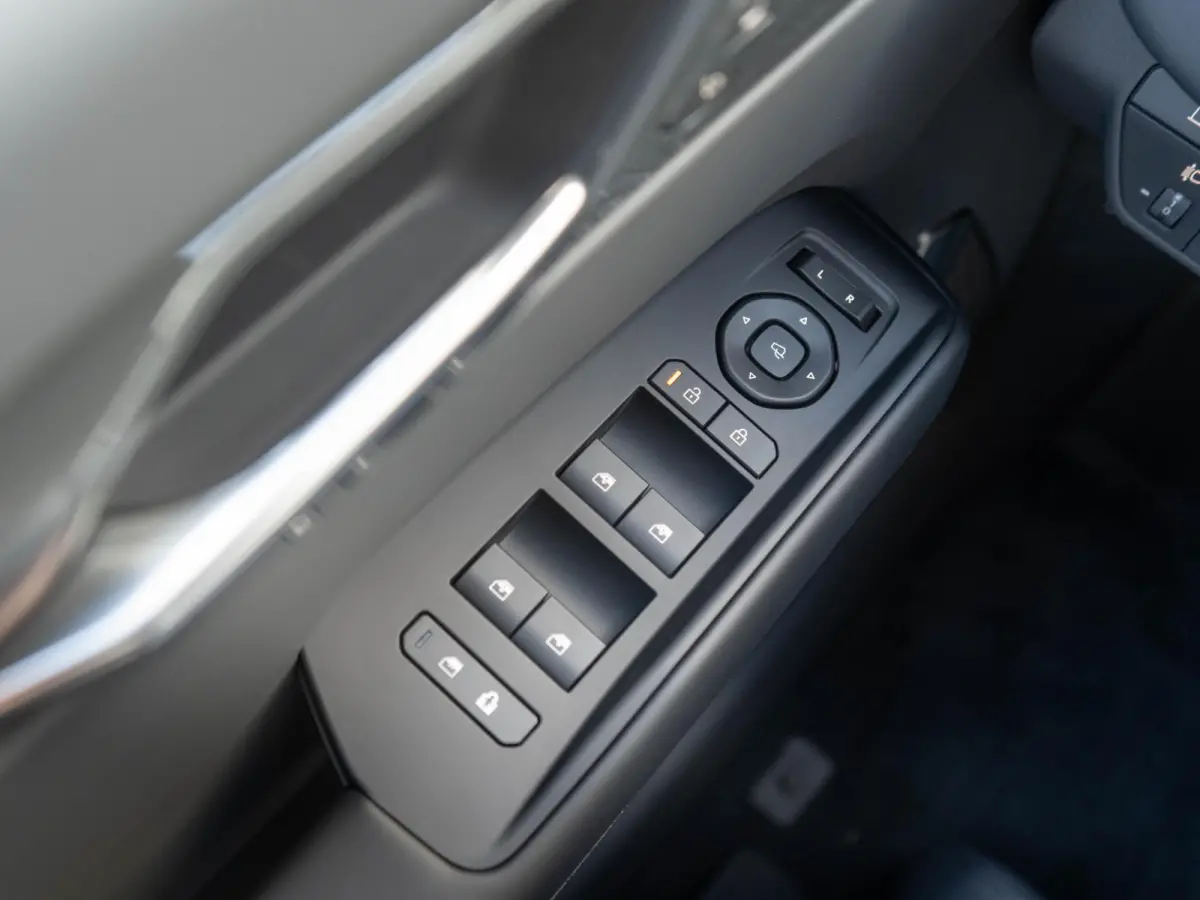 Plus Advanced AWD 99.8 kWh Dual Motor | Premium Audio | Camera | Stoel&Stuur Verwarming | Navi | 19" | Adapt. Cruise