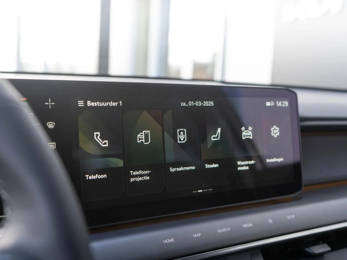 Plus Advanced AWD 99.8 kWh Dual Motor | Premium Audio | Camera | Stoel&Stuur Verwarming | Navi | 19" | Adapt. Cruise