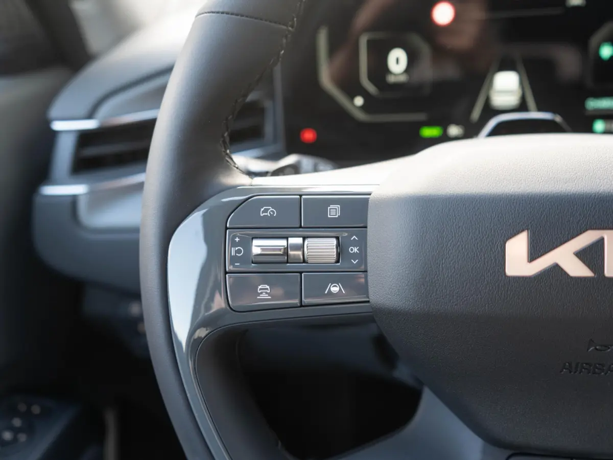 Plus Advanced AWD 99.8 kWh Dual Motor | Premium Audio | Camera | Stoel&Stuur Verwarming | Navi | 19" | Adapt. Cruise