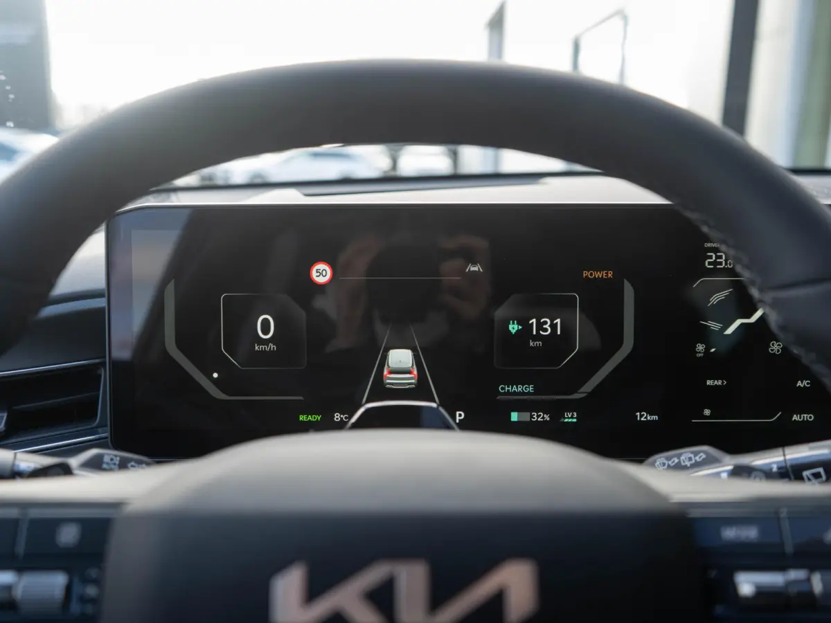 Plus Advanced AWD 99.8 kWh Dual Motor | Premium Audio | Camera | Stoel&Stuur Verwarming | Navi | 19" | Adapt. Cruise