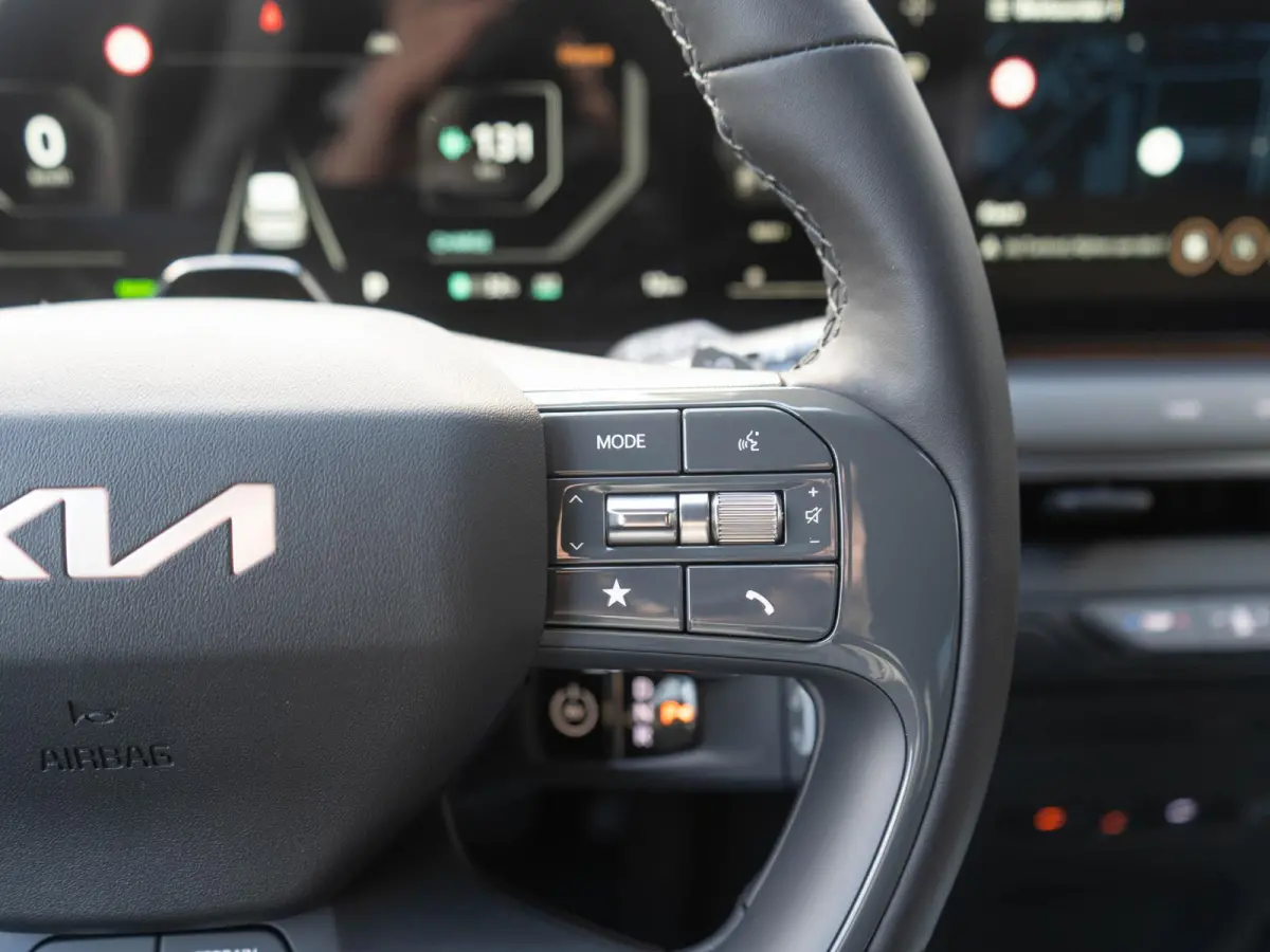 Plus Advanced AWD 99.8 kWh Dual Motor | Premium Audio | Camera | Stoel&Stuur Verwarming | Navi | 19" | Adapt. Cruise