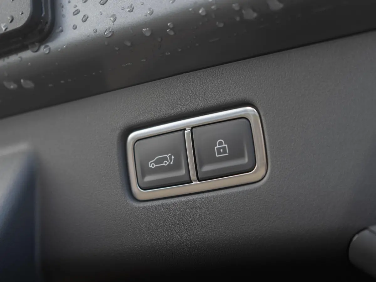 Plus Advanced AWD 99.8 kWh Dual Motor | Premium Audio | Camera | Stoel&Stuur Verwarming | Navi | 19" | Adapt. Cruise