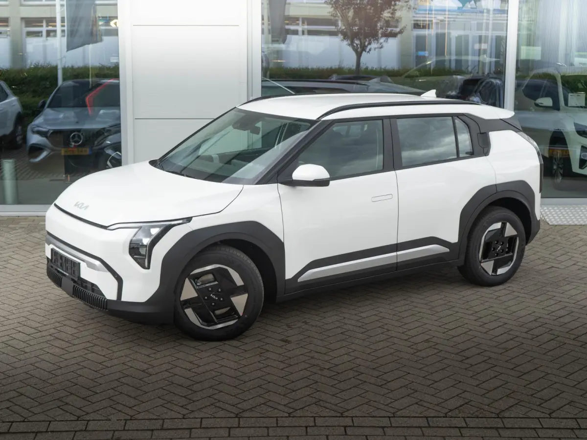Plus 58.3 kWh | In bestelling | Stoel en stuurverwarming | Dodehoek assistentie |