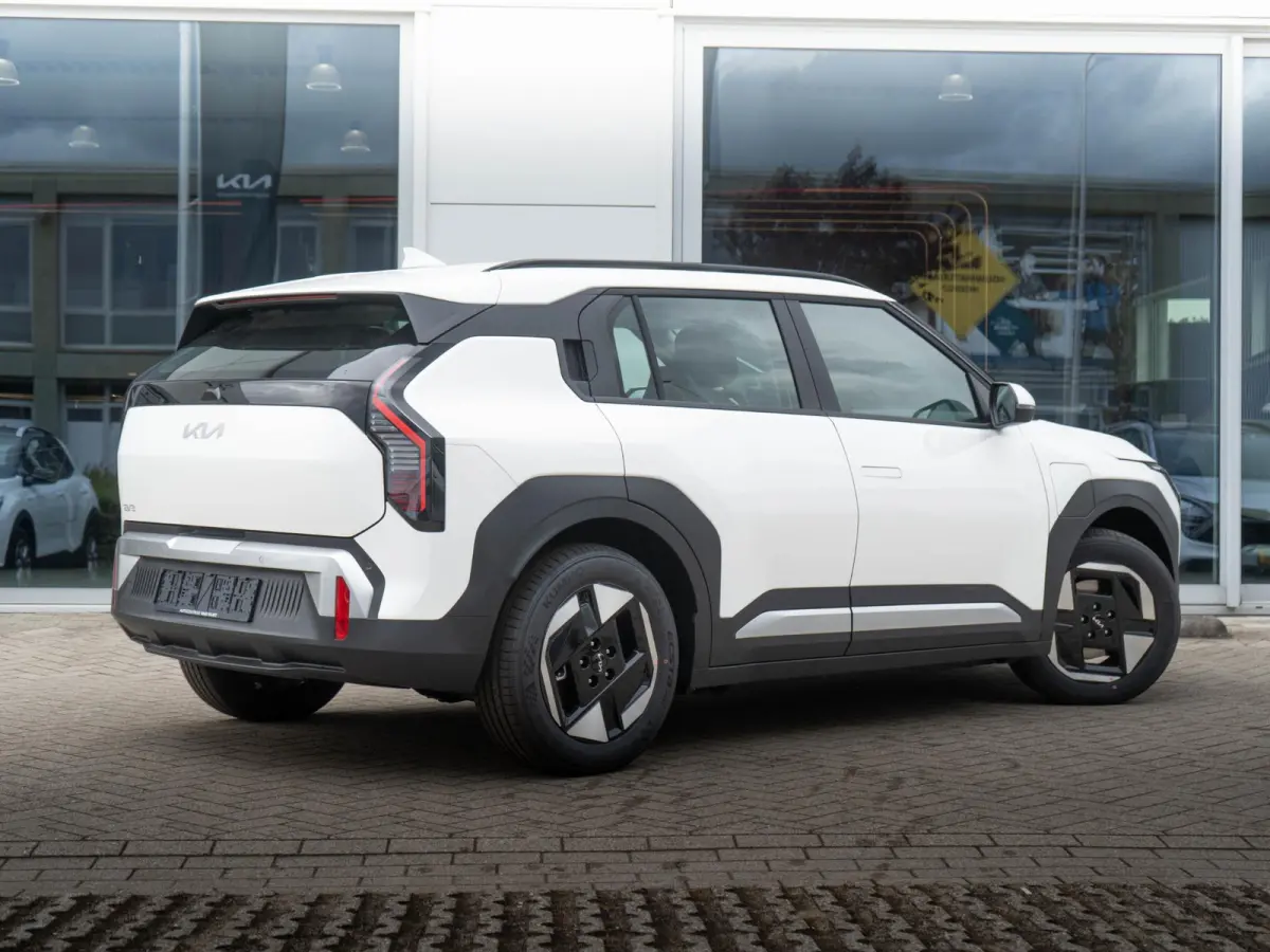 Plus 58.3 kWh | In bestelling | Stoel en stuurverwarming | Dodehoek assistentie |