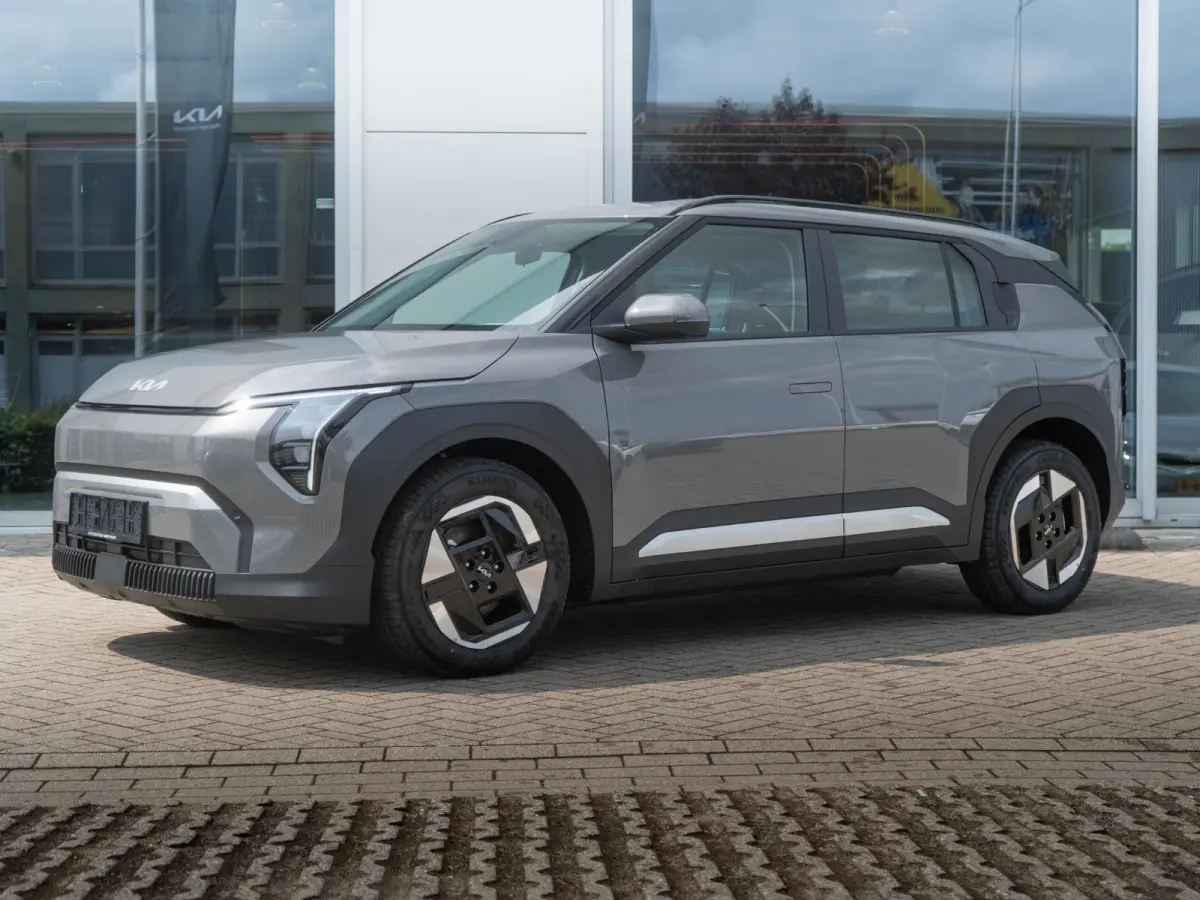Plus 81.4 kWh | Navi. | Clima. | Adapt. Cruise. | Dodehoekassistentie | Stoel&Stuur Verwarming | Privacy Glass