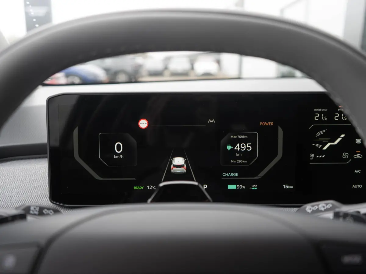 Plus Advanced 58.3 kWh |  Schuifkanteldak | Harman en kardon | Dode hoek assistentie |