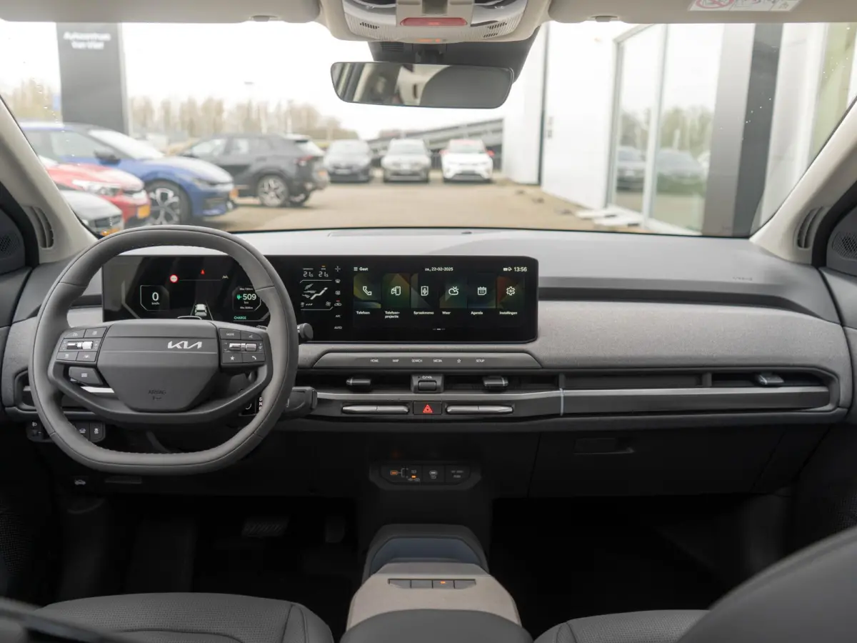 Plus Advanced 81.4 kWh | Navi | 19" | Adapt. Cruise | Clima | Schuif/Kanteldak | Stoel&Stuurverw. | Priv Glass | BSM | Harman Kardon