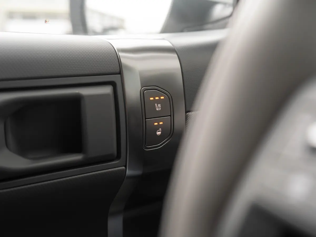 Plus Advanced 81.4 kWh | Navi | 19" | Adapt. Cruise | Clima | Schuif/Kanteldak | Stoel&Stuurverw. | Priv Glass | BSM | Harman Kardon