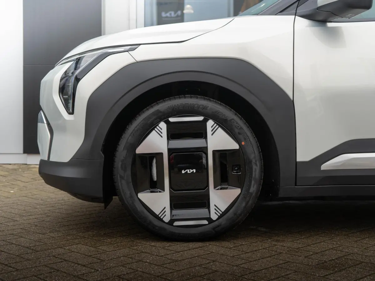 Plus Advanced 81.4 kWh | Navi | 19" | Adapt. Cruise | Clima | Schuif/Kanteldak | Stoel&Stuurverw. | Priv Glass | BSM | Harman Kardon