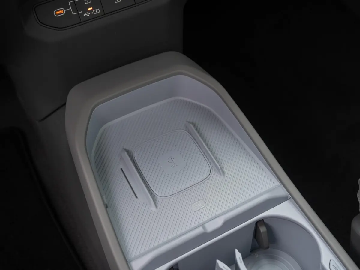 Plus Advanced 81.4 kWh | Navi | 19" | Adapt. Cruise | Clima | Schuif/Kanteldak | Stoel&Stuurverw. | Priv Glass | BSM | Harman Kardon