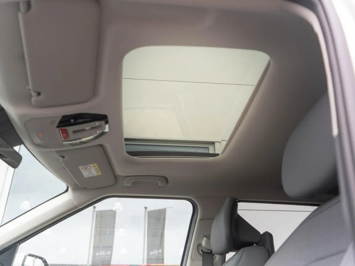 Plus Advanced 81.4 kWh | Navi | 19" | Adapt. Cruise | Clima | Schuif/Kanteldak | Stoel&Stuurverw. | Priv Glass | BSM | Harman Kardon