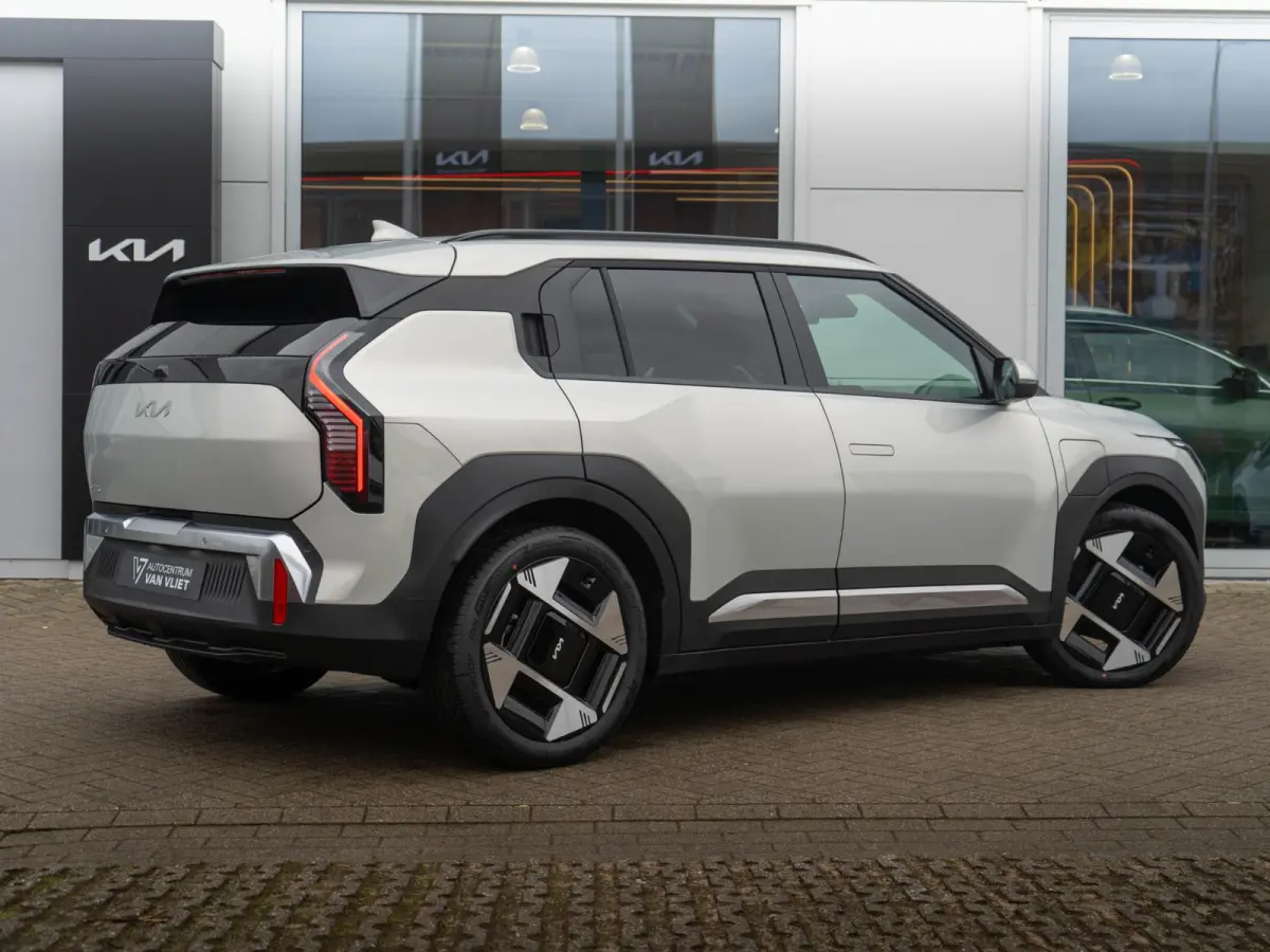 Plus Advanced 81.4 kWh | Navi | 19" | Adapt. Cruise | Clima | Schuif/Kanteldak | Stoel&Stuurverw. | Priv Glass | BSM | Harman Kardon