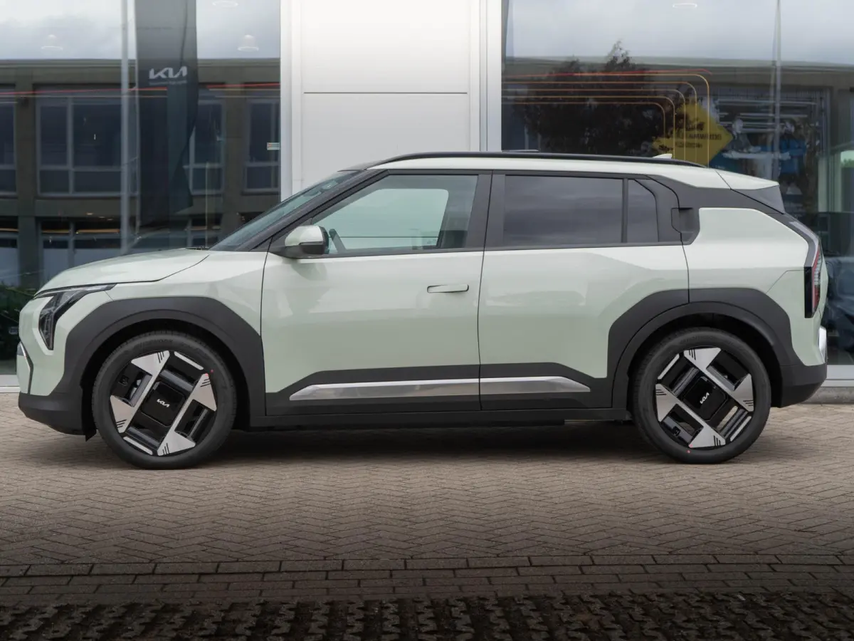 Plus Advanced 81.4 kWh | Schuifkanteldak | Harman en kardon | Dode hoek assistentie |