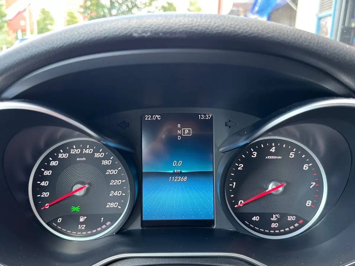 180 Premium Plus Pack Leer Navi Carplay