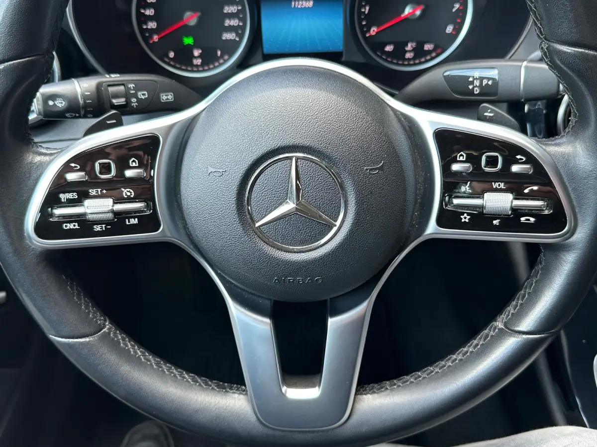 180 Premium Plus Pack Leer Navi Carplay