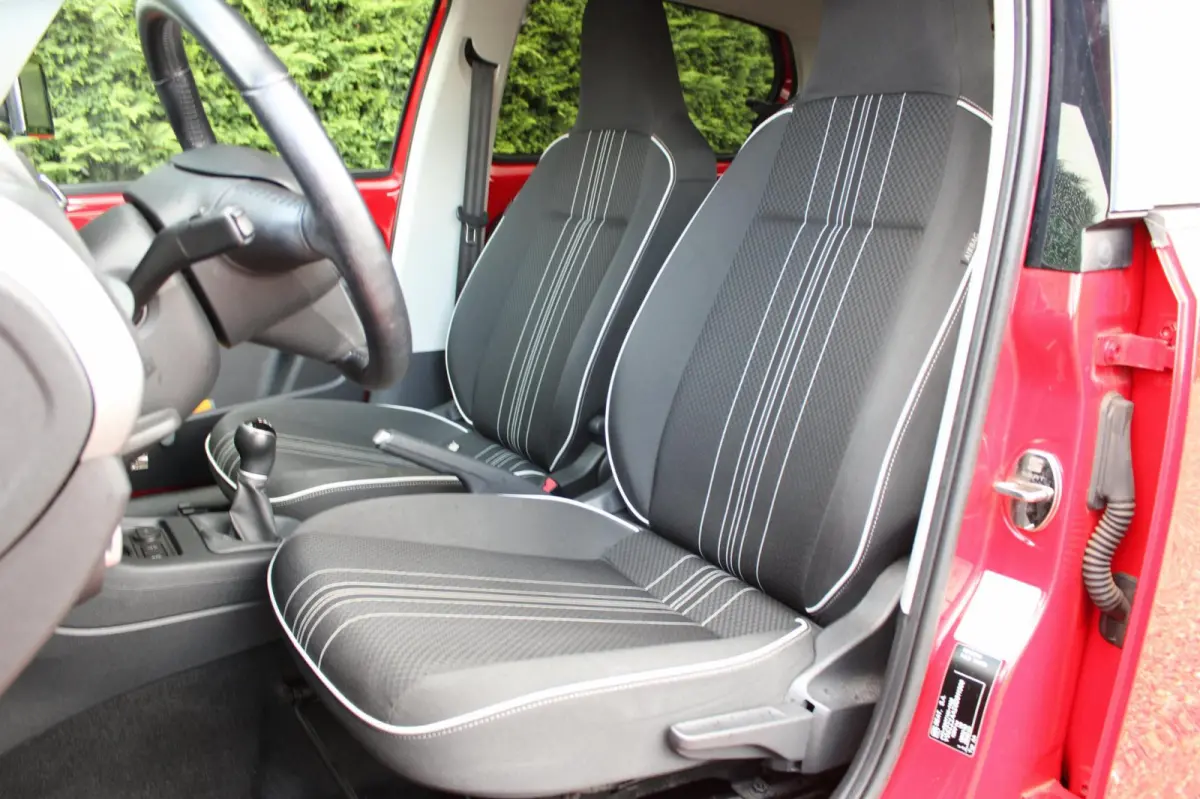 1.0 Sport Connect Allseason Navi Cruise SeatSound