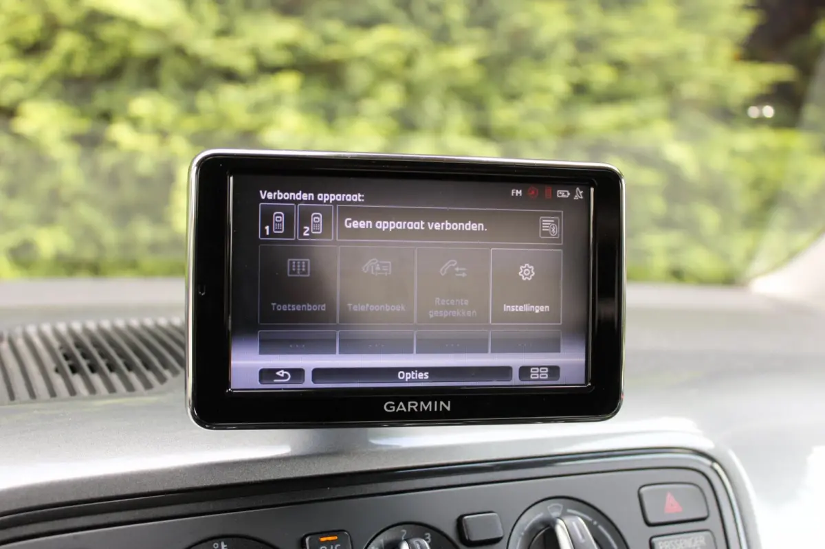 1.0 Sport Connect Allseason Navi Cruise SeatSound