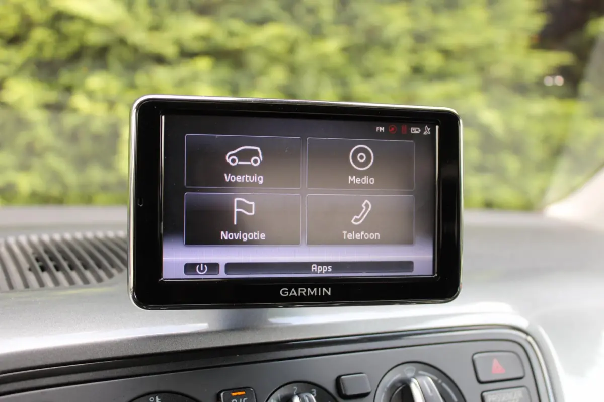 1.0 Sport Connect Allseason Navi Cruise SeatSound