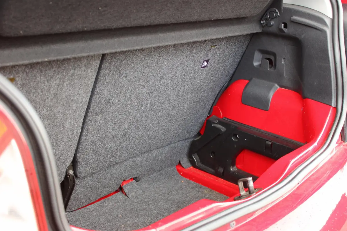 1.0 Sport Connect Allseason Navi Cruise SeatSound