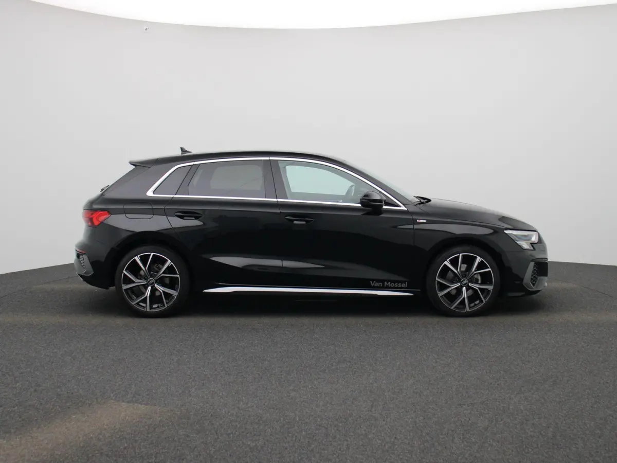 30 TFSI S edition | S-line l MMI Navigatie l Apple Carplay | Android Auto l Climate Control l LED koplampen l Lichtpakket ambient lighting l Sportonderstel l Dimbare binnenspiegel l Parkeerh