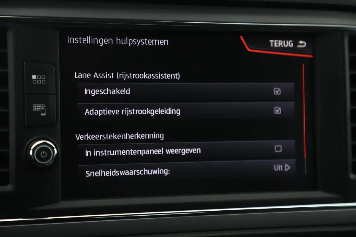 1.0 EcoTSI Style Business Intense DSG Automaat Navigatie Achteruitrijcamera Carplay Android Climate Cruise Control Rijstrooksensor