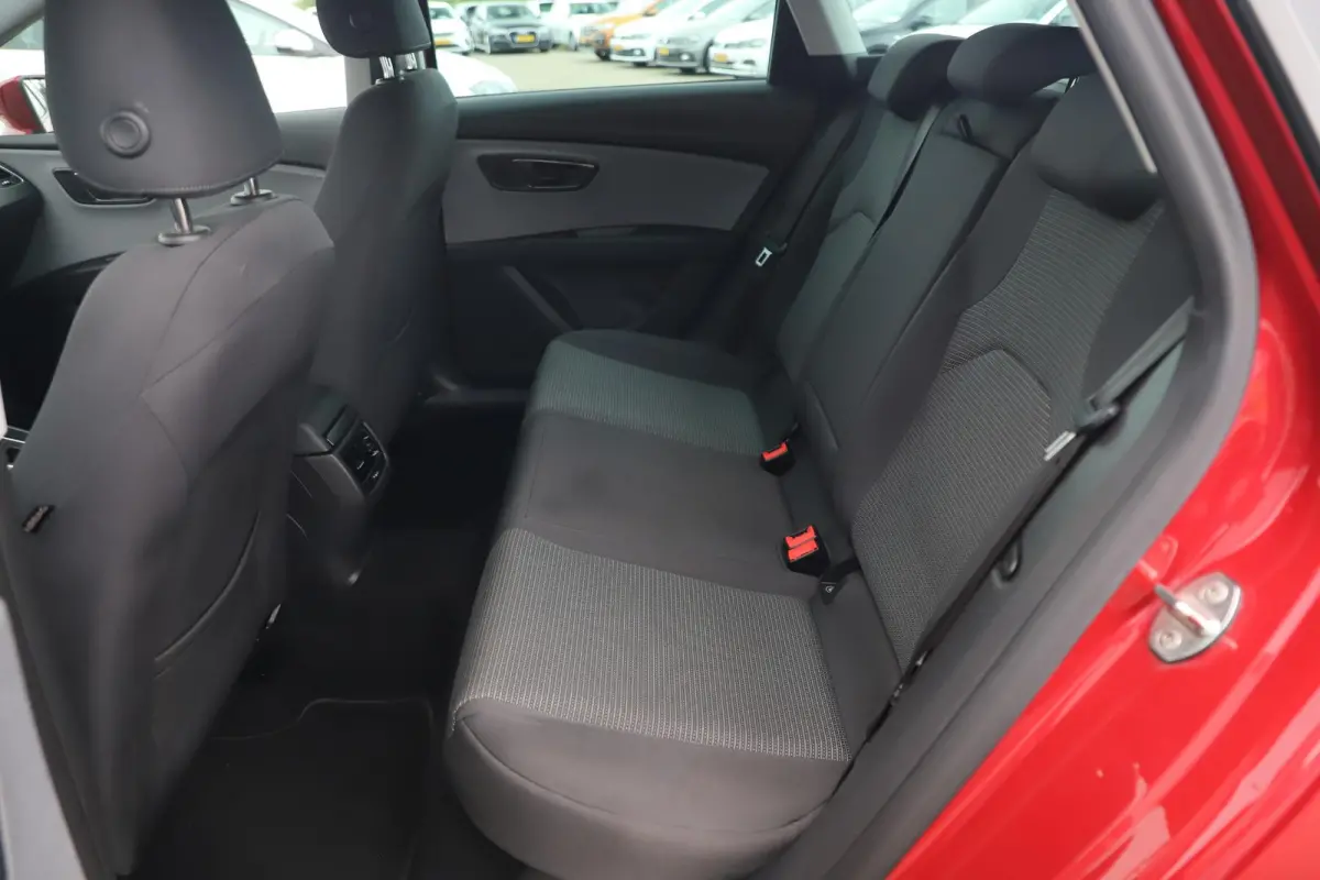 1.0 EcoTSI Style Business Intense DSG Automaat Navigatie Achteruitrijcamera Carplay Android Climate Cruise Control Rijstrooksensor