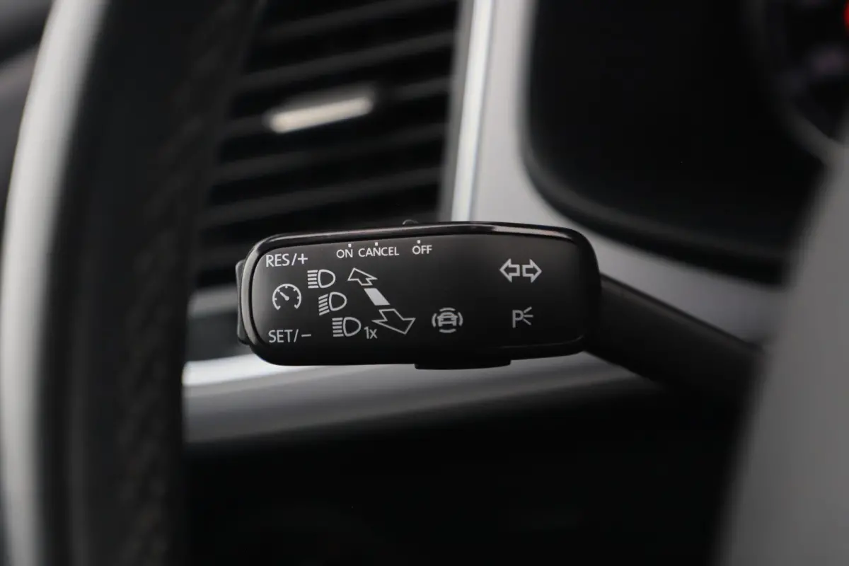 1.0 EcoTSI Style Business Intense DSG Automaat Navigatie Achteruitrijcamera Carplay Android Climate Cruise Control Rijstrooksensor