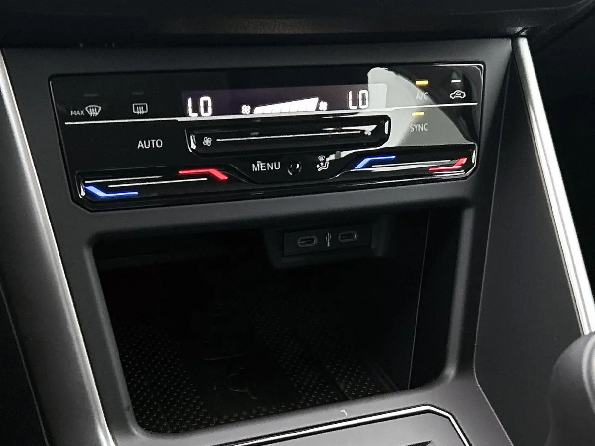 1.0 TSI Life Edition 95 PK | Navigatie | Camera | Apple Carplay draadloos | Android Auto draadloos | | Keyless access | Stoelverwarming | Climate Control | Digital Cockpit | Adaptive Cruise 