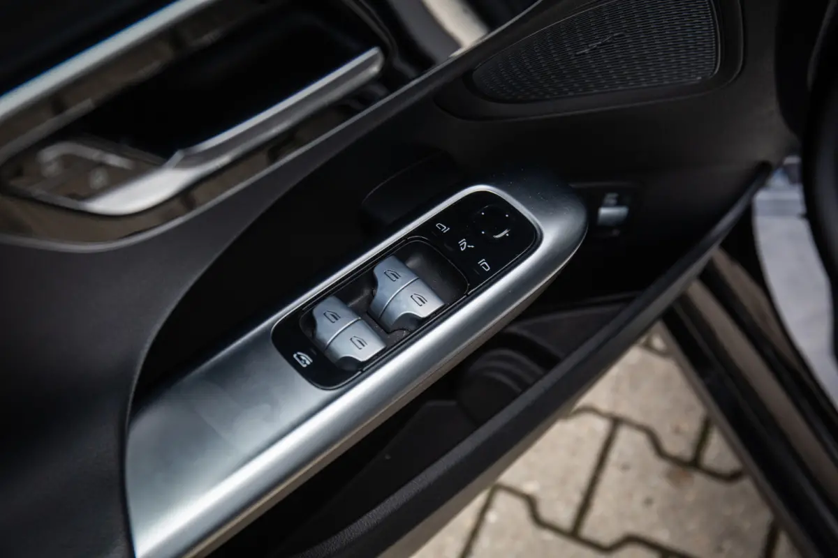 300 e Luxury Line , Adap. Cruise, Trekhaak, Night-pakket, Sfeerverlichting