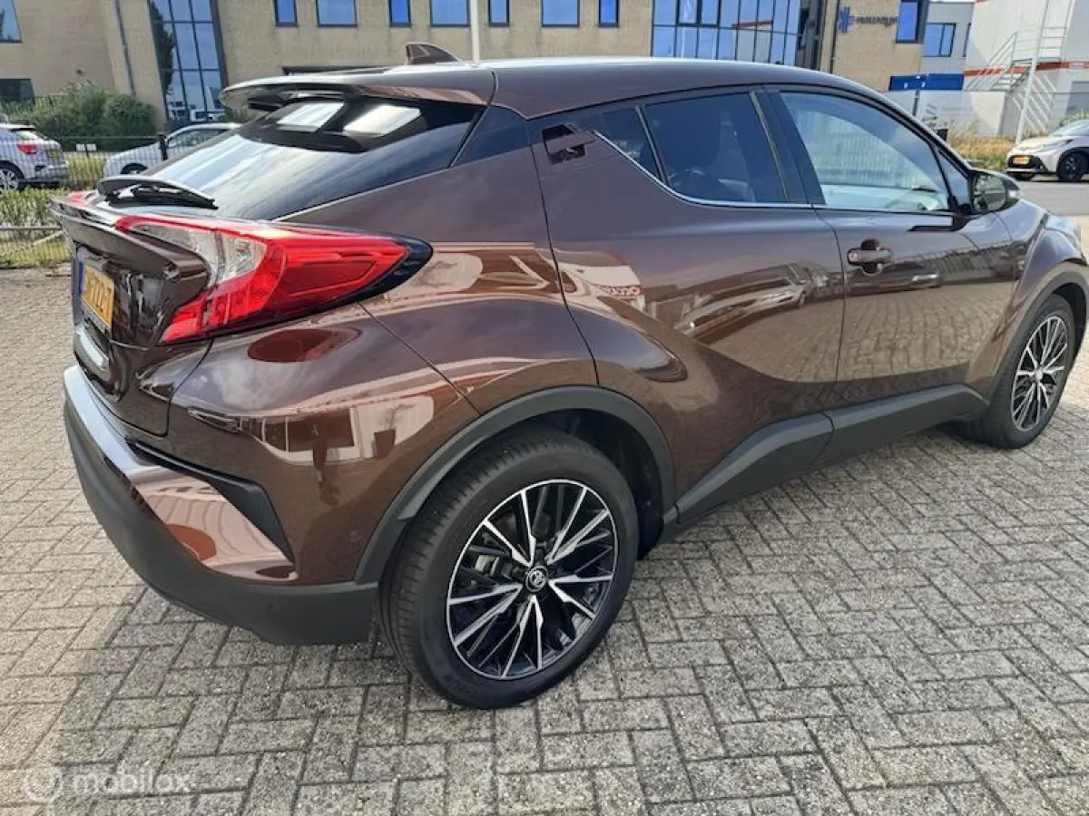 1.8 Hybrid Style