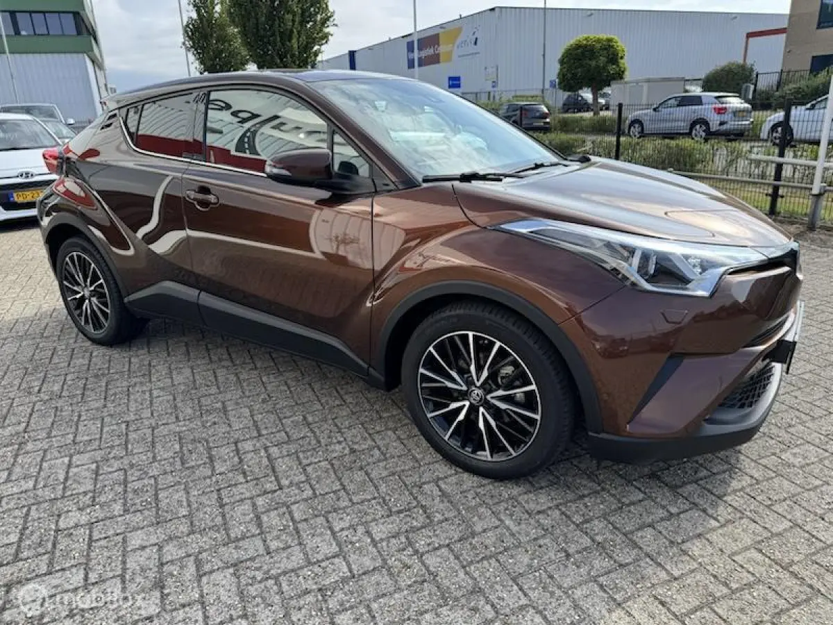 1.8 Hybrid Style