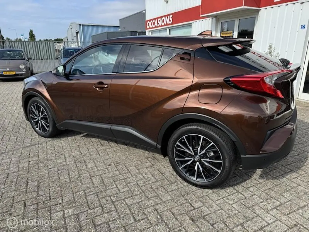 1.8 Hybrid Style