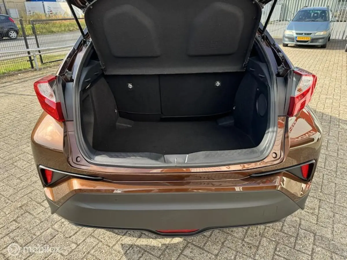 1.8 Hybrid Style