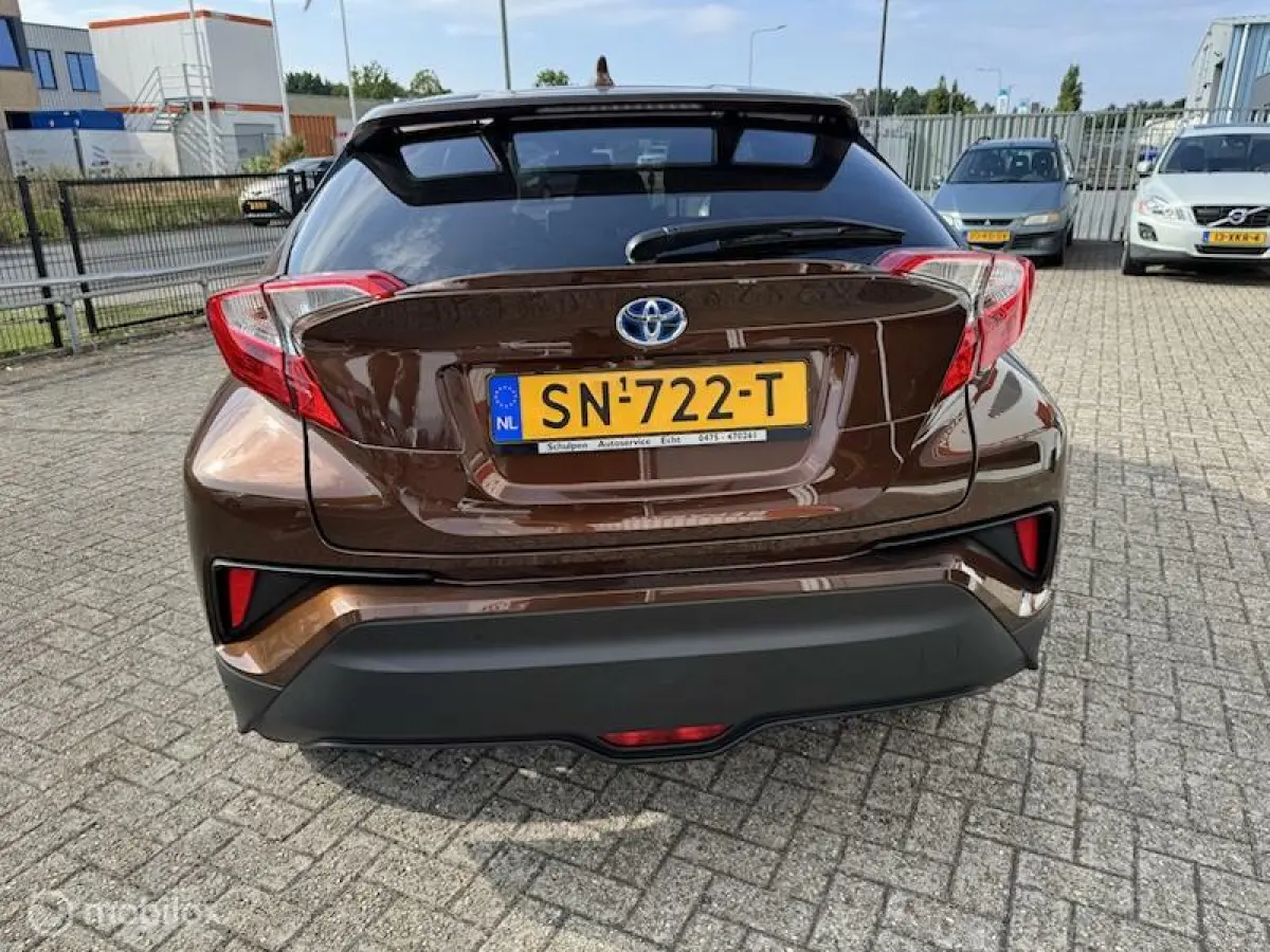 1.8 Hybrid Style